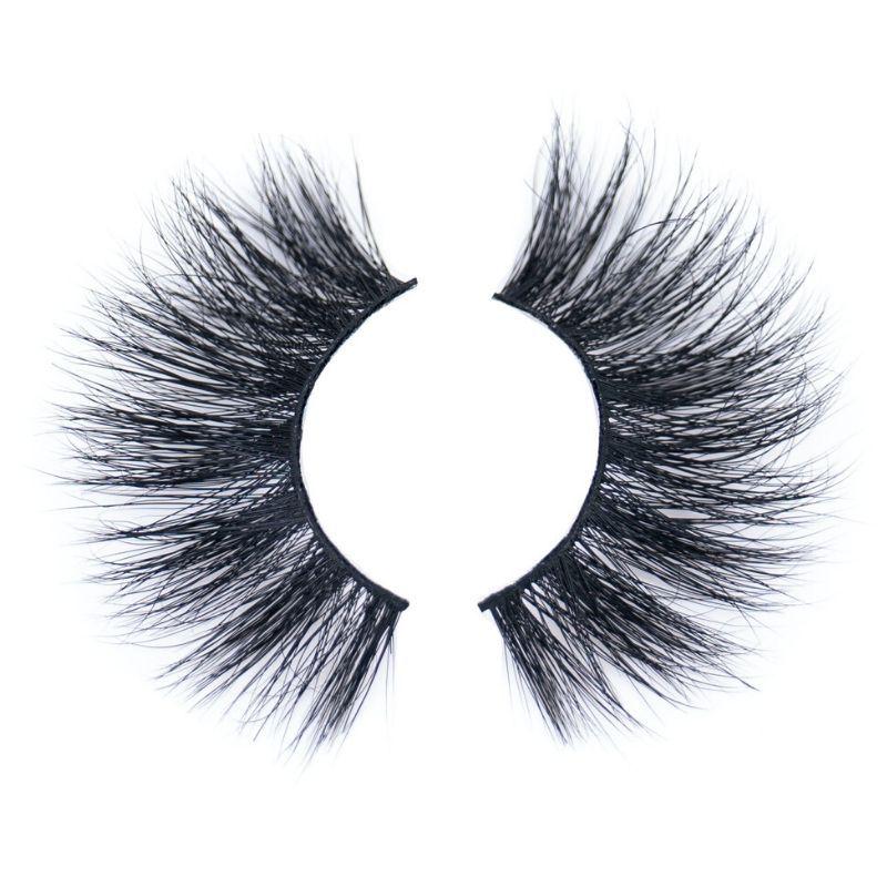 A pair of dramatic, fluffy 5D Mink false eyelashes named Cassidy