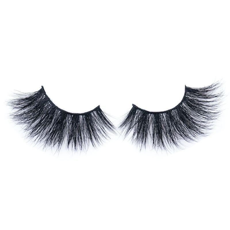 A pair of dramatic, fluffy 5D Mink false eyelashes named Cassidy