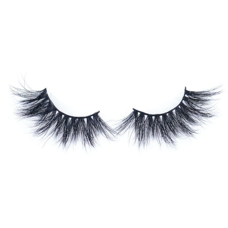 The 5D Mink Artificial Lashes. The nam of the lashes is Jesse